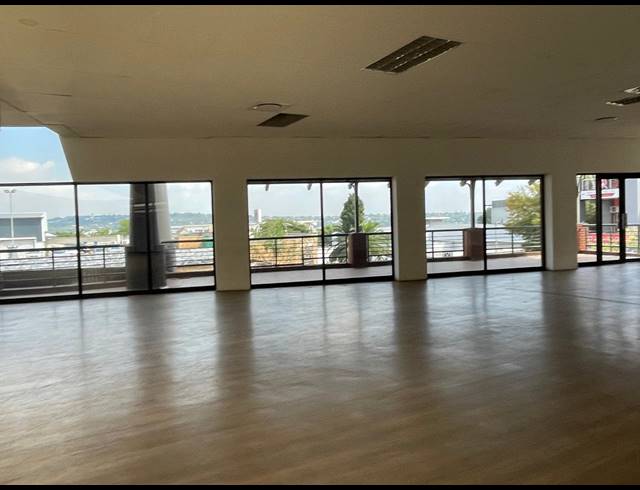 1,296M² OFFICE TO LET IN RIVONIA